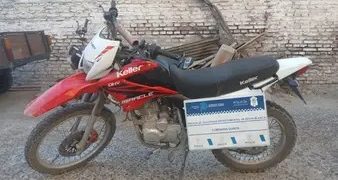 CAPTURARON A DOS HOMBRES LUEGO DE QUE ROBARAN UNA MOTO A MANO ARMADA EN EL BARRIO 1° DE MAYO