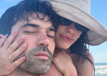 LALI ESPÓSITO Y PEDRO ROSEMBLAT ANUNCIARON SU CASAMIENTO