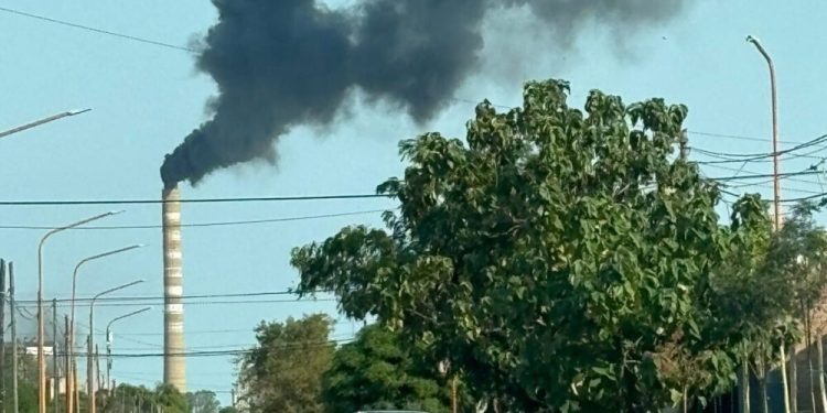 INFORMARON A UNA EMPRESA POR EMISIÓN DE HUMOS