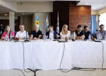 KICILLOF REUNIRÁ A LOS INTENDENTES PROPIOS PARA ARRANCAR EL AÑO EN EL QUE APOSTARÁ A LA CONSTRUCCIÓN HACIA 2027