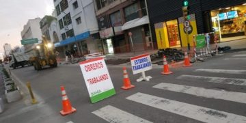 CONTINUAN LOS CORTES DE CALLES Y LOS CAMBIOS DE RECORRIDO DE LOS COLECTIVOS ESTE MARTES