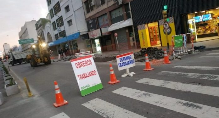 CONTINUAN LOS CORTES DE CALLES Y LOS CAMBIOS DE RECORRIDO DE LOS COLECTIVOS ESTE MARTES