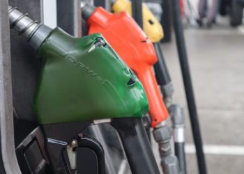 GUERRA EN MEDIO ORIENTE: LA SUBA DEL PETRÓLEO PODRÍA ENCARECER HASTA 10% LOS COMBUSTIBLES EN ARGENTINA