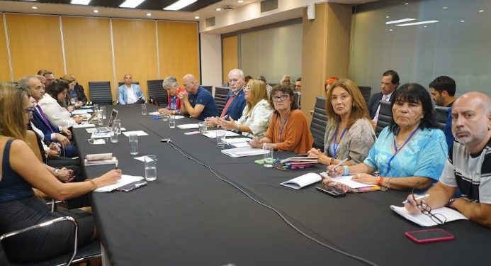 FRACASÓ OTRA REUNIÓN PARA MEJORAR EL SALARIO MÍNIMO DE LOS DOCENTE Y PODRÍA HABER MÁS MEDIDAS DE FUERZA