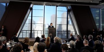 DURANTE LA PRIMERA JORNADA DEL ARGENTINA WEEK, EL GOBIERNO DEFENDIÓ SU PLAN DE AJUSTE PARA ATRAER INVERSIONES PRIVADAS