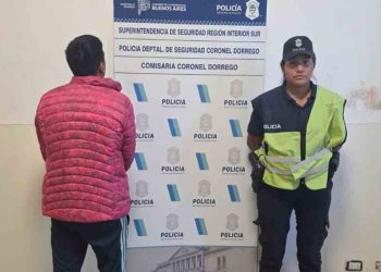 ESTABA PRÓFUGO DE LA JUSTICIA POR ROBO, CHOCÓ Y LO DETUVIERON