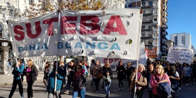 EL SUTEBA BAHIENSE COMPLETARÁ ESTE MARTES SU PARO DE 48 HORAS