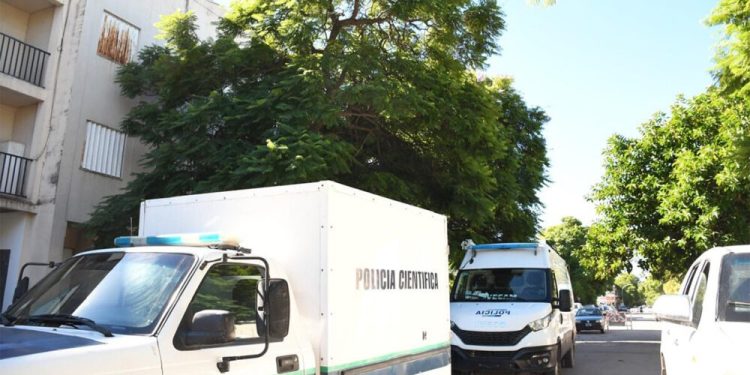 CUATRO PERSONAS FALLECIERON POR PRESUNTA INHALACIÓN DE MONÓXIDO DE CARBONO EN UN EDIFICIO DEL MACROCENTRO BAHIENSE