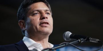 KICILLOF CRUZÓ A JAVIER MILEI TRAS EL FALLO POR YPF Y DEFENDIÓ LA EXPROPIACIÓN