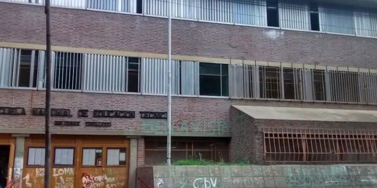 ALBARRACÍN: «NOS ENTERAMOS POR LOS DOCENTES EL CIERRE DE CURSOS EN LA TÉCNICA N°2»