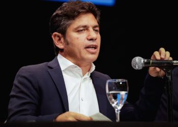 KICILLOF LANZÓ SU CENTRO DE ESTUDIOS Y APUNTÓ A MILEI