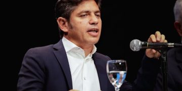 KICILLOF LANZÓ SU CENTRO DE ESTUDIOS Y APUNTÓ A MILEI