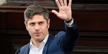 KICILLOF LE DIO EL PUNTAPIÉ A SU DISCURSO FEDERAL CON UNA APERTURA DE SESIONES EN LA QUE NO PUDO ESQUIVAR LA INTERNA DEL PJ