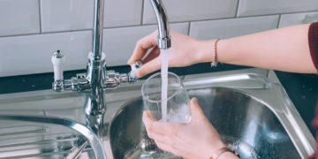 MÁS DE 25 MILLONES DE ARGENTINOS NO ACCEDEN A AL MENOS UNO DE LOS TRES SERVICIOS DE RED BÁSICOS