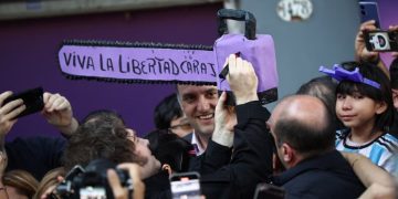 EL NUEVO OBJETIVO DE LA MOTOSIERRA DE MILEI: LOS MINISTROS DEBERÁN AJUSTAR EL 2% DE SU PRESUPUESTO