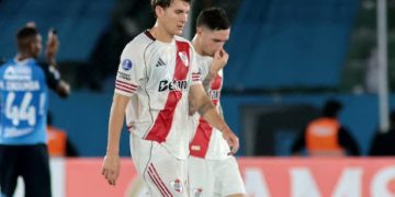 RIVER JUGÓ CON DIEZ HOMBRES DESDE LOS CUATRO MINUTOS Y EMPATÓ 1-1 ANTE BLOOMING POR LA COPA SUDAMERICANA