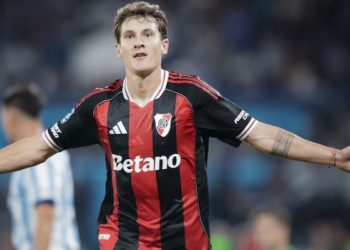 RIVER LE GANÓ A RACING EN AVELLANEDA Y LOGRÓ SU QUINTO TRIUNFO CONSECUTIVO EN EL TORNEO CON COUDET COMO ENTRENADOR