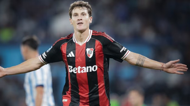 RIVER LE GANÓ A RACING EN AVELLANEDA Y LOGRÓ SU QUINTO TRIUNFO CONSECUTIVO EN EL TORNEO CON COUDET COMO ENTRENADOR