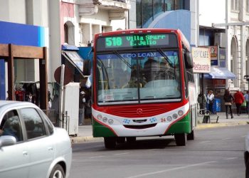 LAS EMPRESAS DE TRANSPORTE PÚBLICO REDUCEN LAS FRECUENCIAS Y NO HABRÁ COLECTIVOS DESDE LAS 20:30