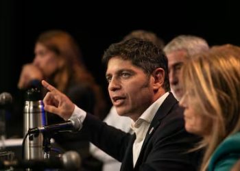 KICILLOF BUSCA ARMAR UN FRENTE POLÍTICO «CON LA IZQUIERDA Y LA DERECHA» PARA 2027