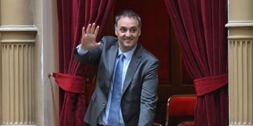 MANUEL ADORNI TRABAJA EN EL INFORME DE GESTIÓN Y ANALIZA LOS TIEMPOS PARA SU REGRESO A LAS CONFERENCIAS