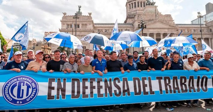 LA CGT MARCHARÁ HOY A LA PLAZA DE MAYO POR EL DÍA DEL TRABAJADOR, ENTRE PRESIONES INTERNAS Y LA AMENAZA DE OTRO PARO GENERAL