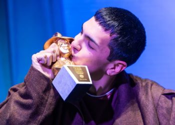 MILO J CORONÓ SU GRAN NOCHE CON EL ORO EN LOS PREMIOS GARDEL 2026