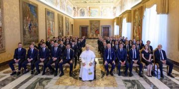 EL INTER CAMPEÓN VISITO AL PAPA EN ROMA