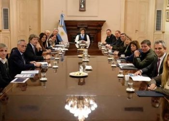MILEI VOLVIÓ A RESPALDAR A ADORNI, DEFINIÓ CAMBIOS EN EL PRESUPUESTO Y FIJÓ RECORTES PARA FIN DE MAYO