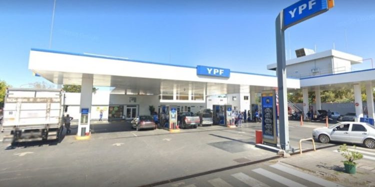 YPF AUMENTA 1% SUS COMBUSTIBLES Y VUELVE A CONGELAR LOS PRECIOS POR OTROS 45 DÍAS