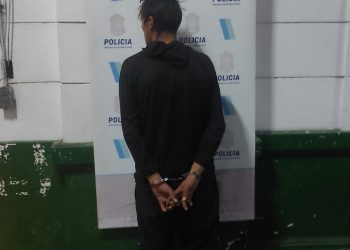 INTENTO ROBAR SHAMPOOS DE UNA FARMACIA Y FUE APREHENDIDO