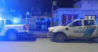 ROBÓ LA BATERÍA DE UN AUTO Y LO ATRAPARON PORQUE LA VÍCTIMA LO FILMO