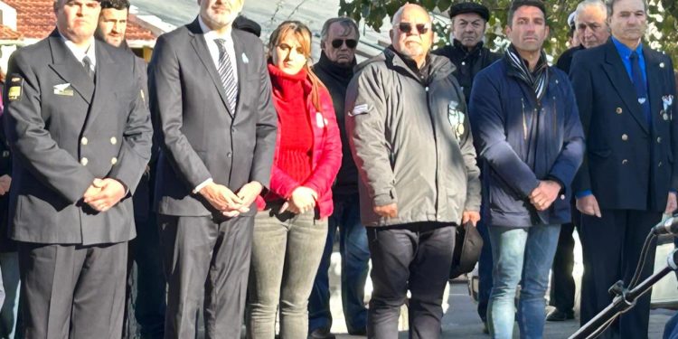 EMOTIVO HOMENAJE AL HÉROE DE LA GUERRA DE MALVINAS LUCIANO GUADAGNINI