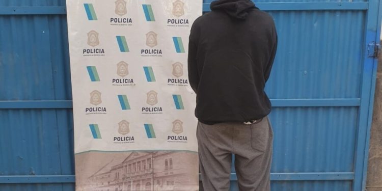 UN MOTOCICLISTA FUE DETENIDO POR TENENCIA DE COCAINA Y MARIHUANA