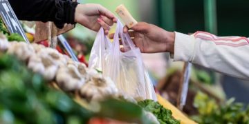 UNA FAMILIA TIPO NECESITA $1.469.768 POR MES PARA NO SER POBRE