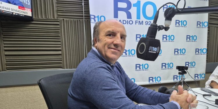 DE LA FABA: «SE ESTÁ INVESTIGANDO EL TIPO DE CONDUCTAS QUE SE CAMBIAN CON EL USO DEL CELULAR»