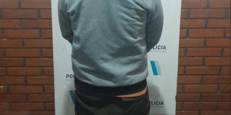 RECUPERAN UNA MOTO ROBADA Y HAY UN SOSPECHOSO DETENIDO
