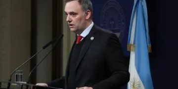 RENUNCIÓ MANUEL ADORNI A LA JEFATURA DE GABINETE