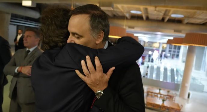 TRAS DESIGNAR A SANTILLI, MILEI RESPALDÓ A MANUEL ADORNI