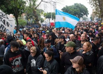 EL GOBIERNO RECHAZÓ LAS CRÍTICAS POR EL VELATORIO DEL INDIO SOLARI