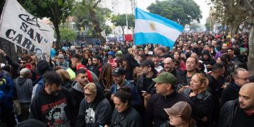EL GOBIERNO RECHAZÓ LAS CRÍTICAS POR EL VELATORIO DEL INDIO SOLARI