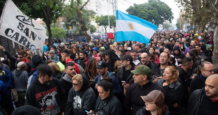 EL GOBIERNO RECHAZÓ LAS CRÍTICAS POR EL VELATORIO DEL INDIO SOLARI