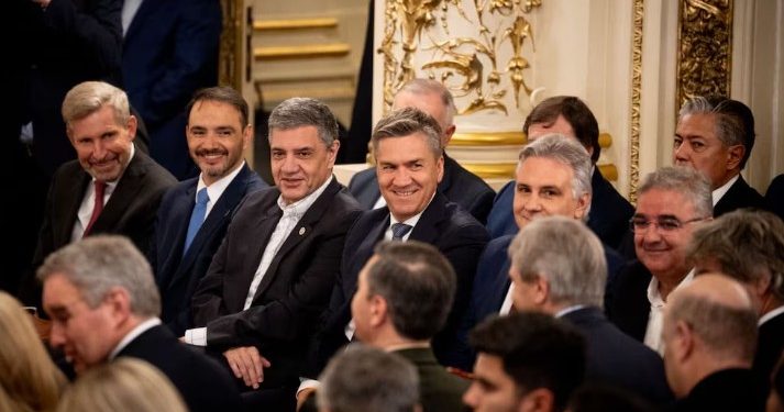 CAUTELA Y PREOCUPACIÓN EN EL GOBIERNO POR LA LENTA NEGOCIACIÓN PARA SUSPENDER LAS PASO