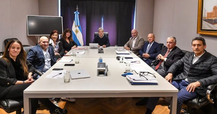 CAPUTO SE VUELVE A REUNIR CON CONTADORES EN LA PREVIA DE LA NUEVA LEY DE INOCENCIA FISCAL