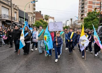 BAHÍA BLANCA CELEBRÓ EL 210° ANIVERSARIO  DE LA INDEPENDENCIA CON UN MULTITUDINARIO DESFILE PATRIO