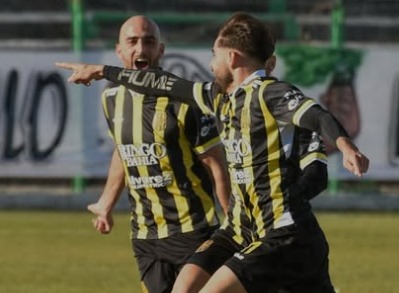 OLIMPO GANO EN RAWSON Y RECUPERO EL PRIMER PUESTO MIENTRAS QUE VILLA MITRE GOLEÓ A BROWN EN EL FORTIN