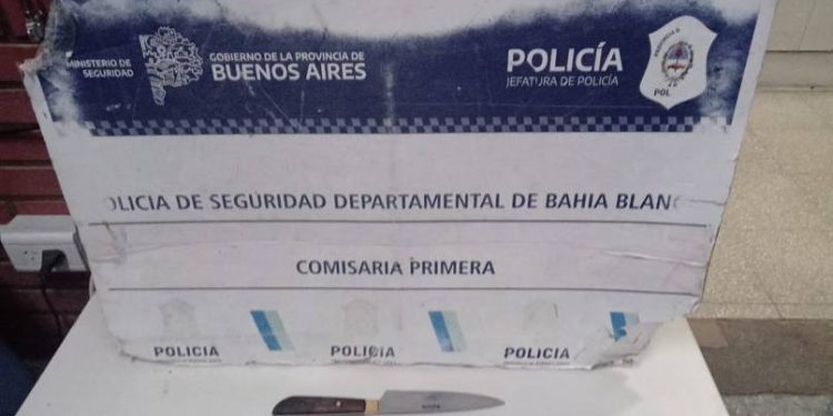 LUEGO DE QUERER AGREDIR A UN MENOR DE EDAD CON UN ARMA BLANCA FUE DETENIDO