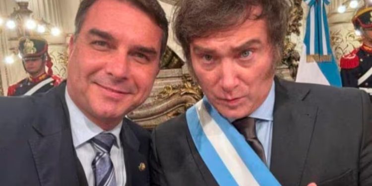 LA CORTE SUPREMA DE BRASIL ENDURECIÓ LA PRISIÓN DOMICILIARIA DE BOLSONARA Y JAVIER MILEI NO PODRÁ VERLO