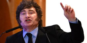 MILEI CRUZÓ LA CAMPAÑA ANTI ARGENTINA EN REDES CON UNA FRASE ATRIBUIDA A WINSTON CHURCHILL