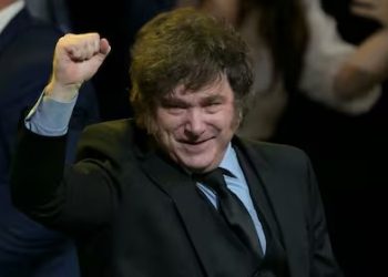 THE GUARDIAN CUESTIONÓ A MILEI TRAS SU VIAJE A BRASIL Y LO CALIFICÓ DE «REPRESENTANTE DE TRUMP»